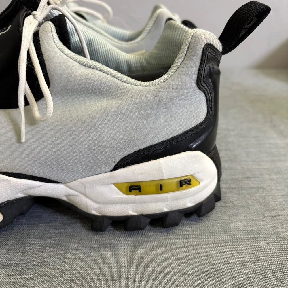 Nike ACG Air Shoes Women 10 Black White 302472-045 Vintage Shroud‎ Trail Hiking